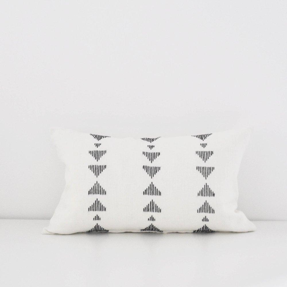 HKliving - Stitched Lines Cushion - Polyester | 30x50 | Cream - Cream