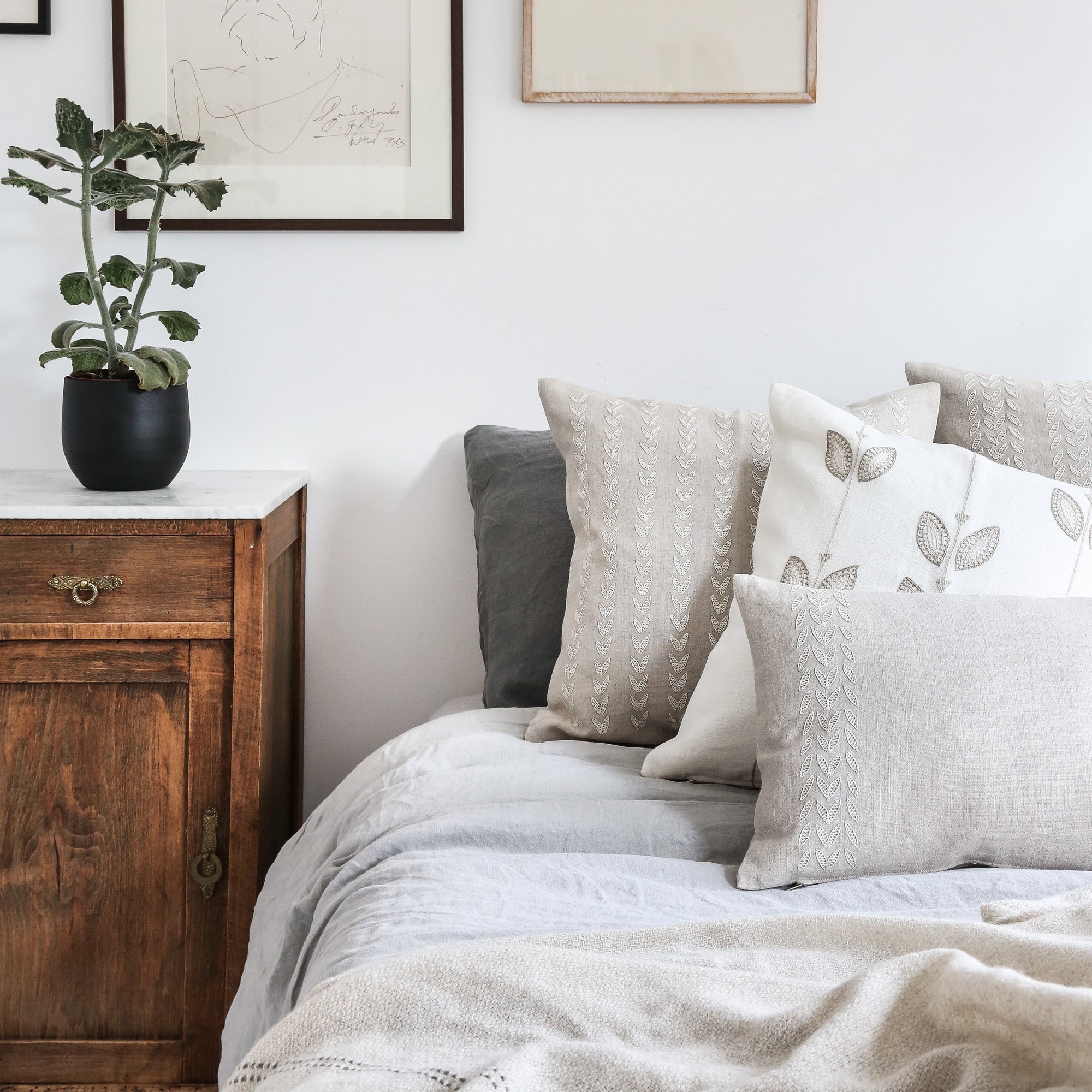 Small throw pillows for bed deals