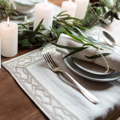 Christmas table decor with linen placemats from artha collections
